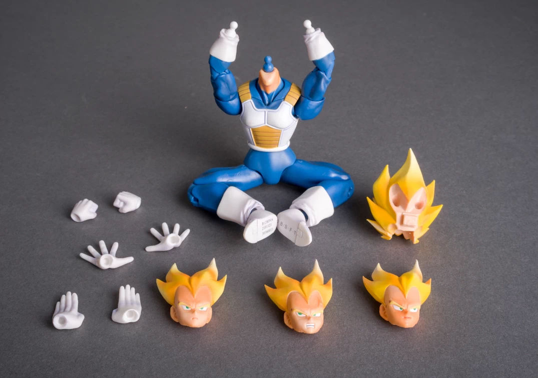Super Saiyan Vegeta - S.H. Figuarts - 2011 - 05