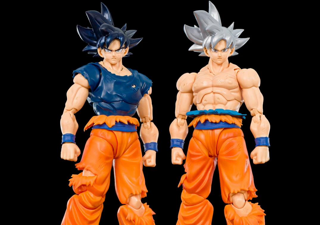 Son Goku Ultra Instinct (Sign) - S.H. Figuarts - Event exclusive Color Ed. (5)