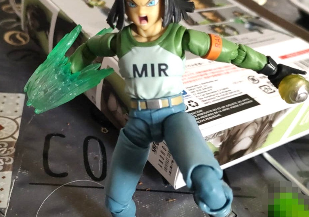 SHF de Android 17 'Universe Survival Saga' En pose de combate