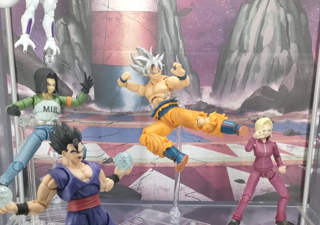 SHF de Android 17 'Universe Survival Saga' junto a otros compañeros del Team Universo 7