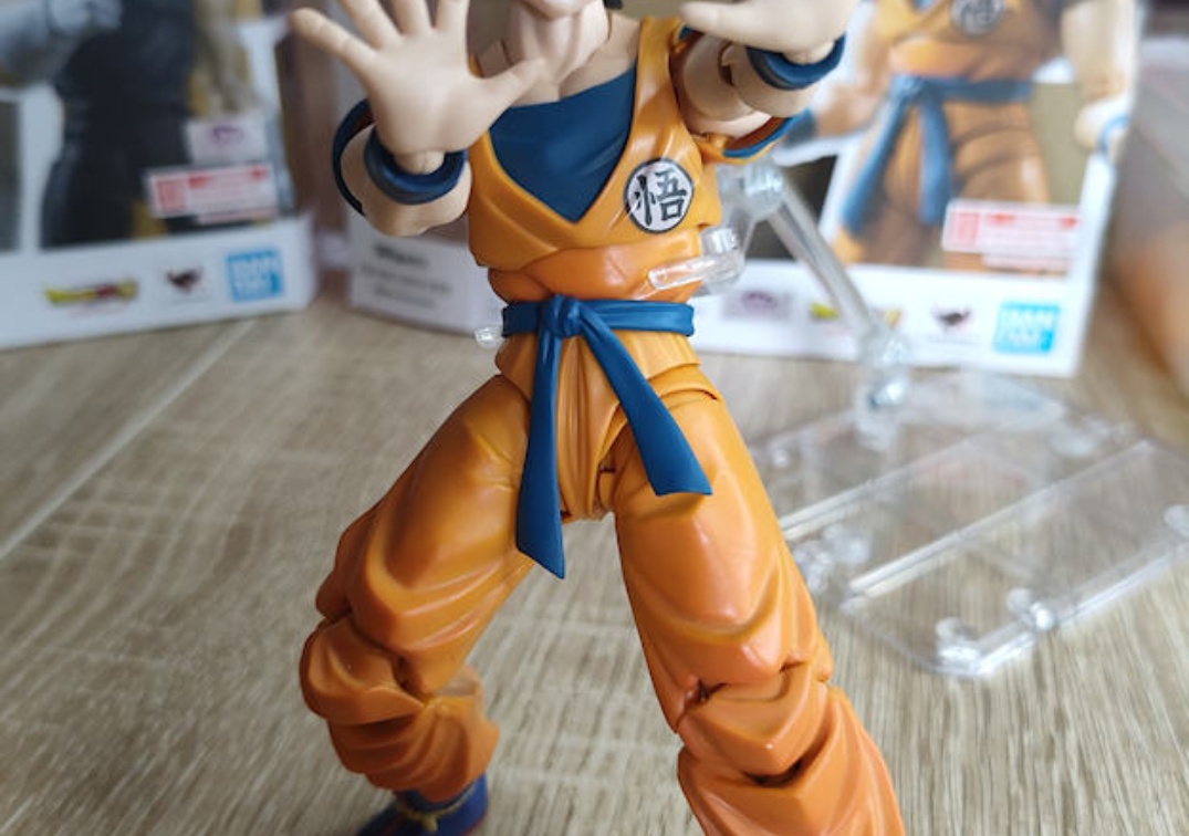 SHF de Son Goku 'Super Hero' Posando