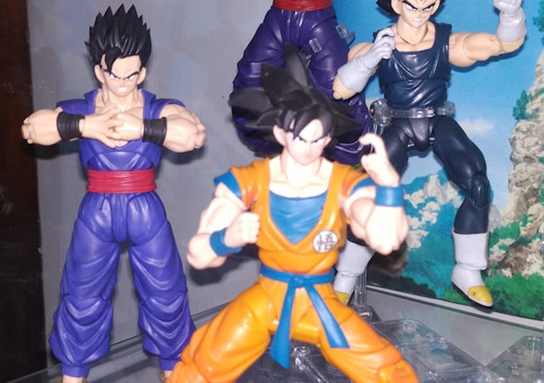 SHF de Vegeta, Goku, Piccolo y Gohan 'Super Hero' VS Broly (Dragon Stars)