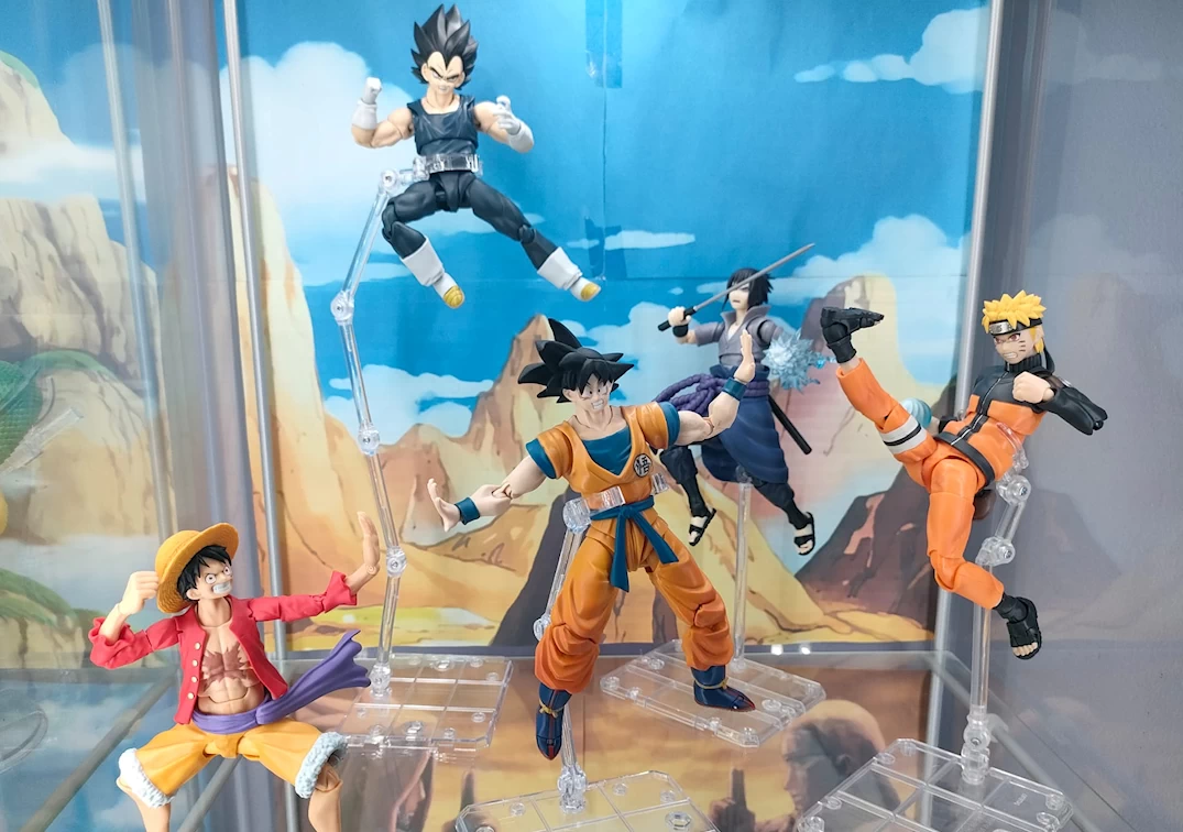 SHF de Vegeta 'Super Hero' Vs Sasuke