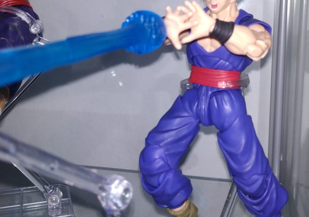 SHF de Ultimate Gohan 'Super Hero' usando el Masenko