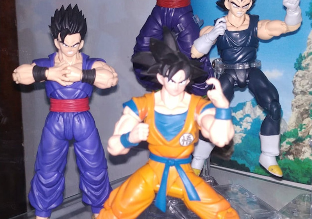 SHF de Ultimate Gohan, Goku, Vegeta y Piccolo 'Super Hero' VS Broly (Dragon Stars)