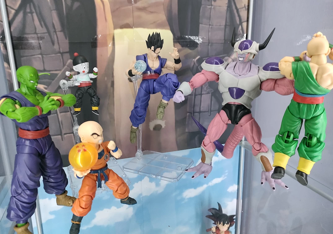 SHF de Ultimate Gohan 'Super Hero' y otros Guerreros Z VS Frieza Second Form