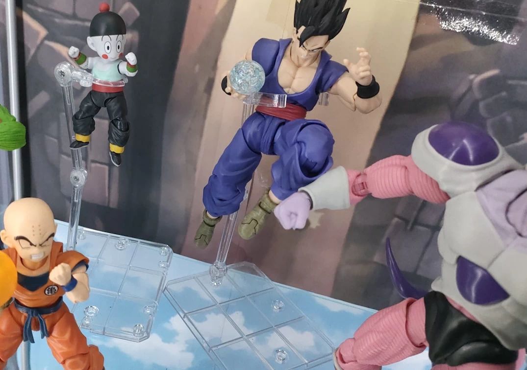 SHF de Ultimate Gohan 'Super Hero' y otros Guerreros Z VS Frieza Second Form