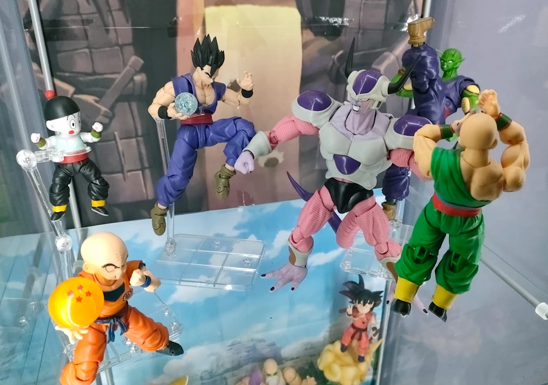 SHF de Ultimate Gohan 'Super Hero' y otros Guerreros Z VS Frieza Second Form