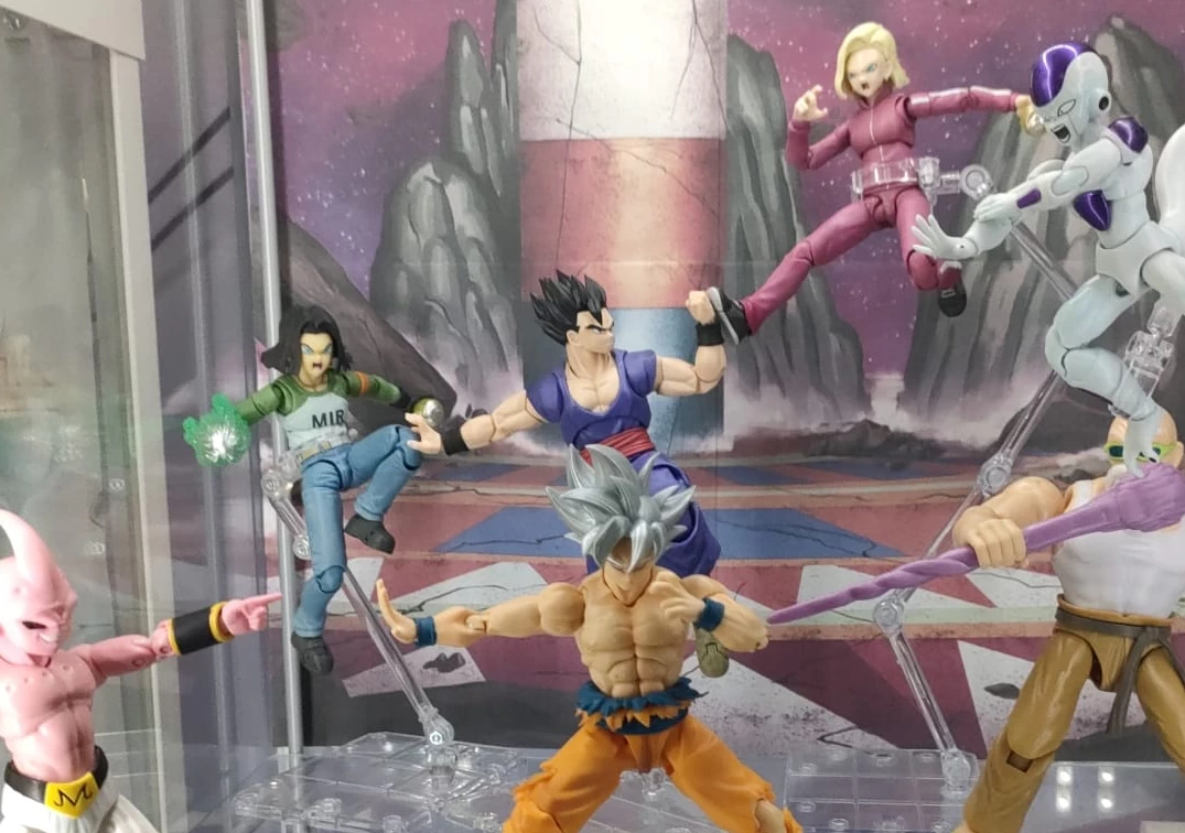 SHF de Ultimate Gohan 'Super Hero' VS Androids 17 y 18