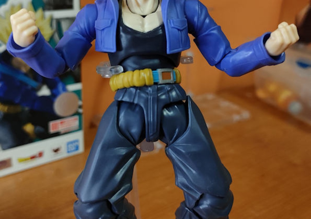 Foto posando del SHF de SSJ Trunks ‘Boy from the Future’ 2023