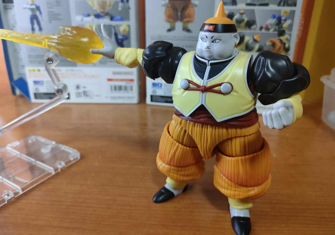 Foto posando del SHF de Android 19 2023