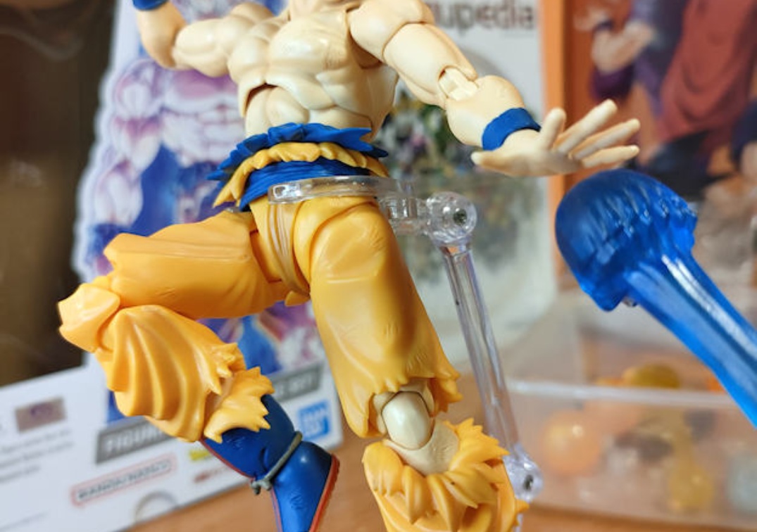 Foto posando del SHF de Goku Ultra Instinct 'Toyotaro Edition' 2024
