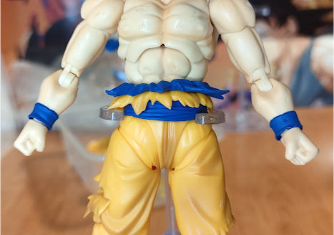 Foto posando del SHF de Goku Ultra Instinct 'Toyotaro Edition' 2024