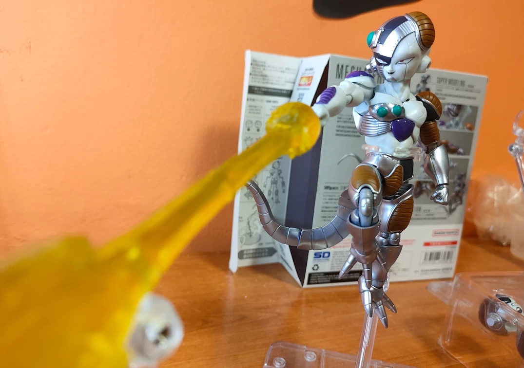 Foto posando del SHF de Mecha Frieza 2024
