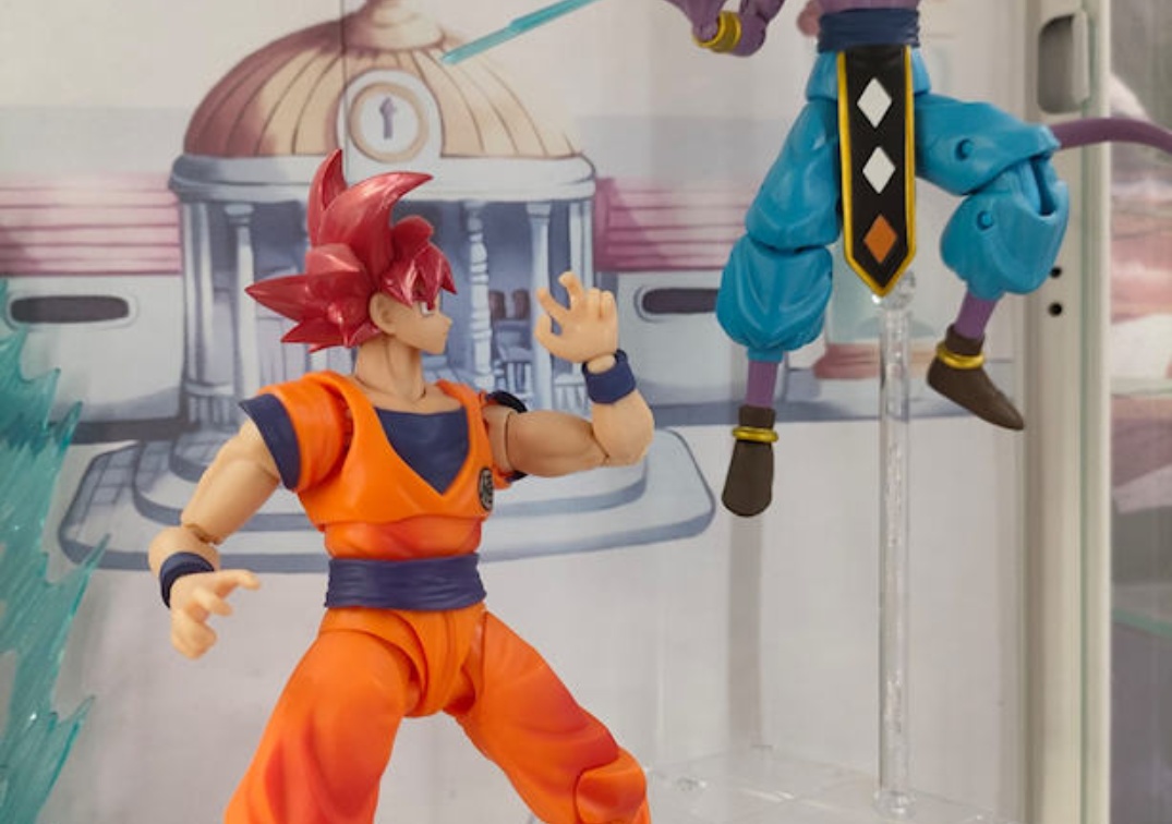 Foto posando del SHF de Super Saiyan God Son Goku 'Saiyan God instilled with the light of righteous hearts' 2024 VS Beerus Dragon Stars