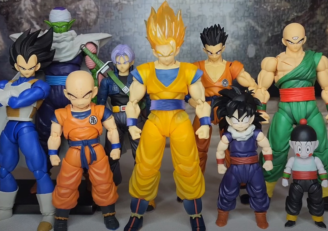 Foto posando de todos los Guerreros Z junto al SHF de SSJ Goku 'Z Fighter' 2024